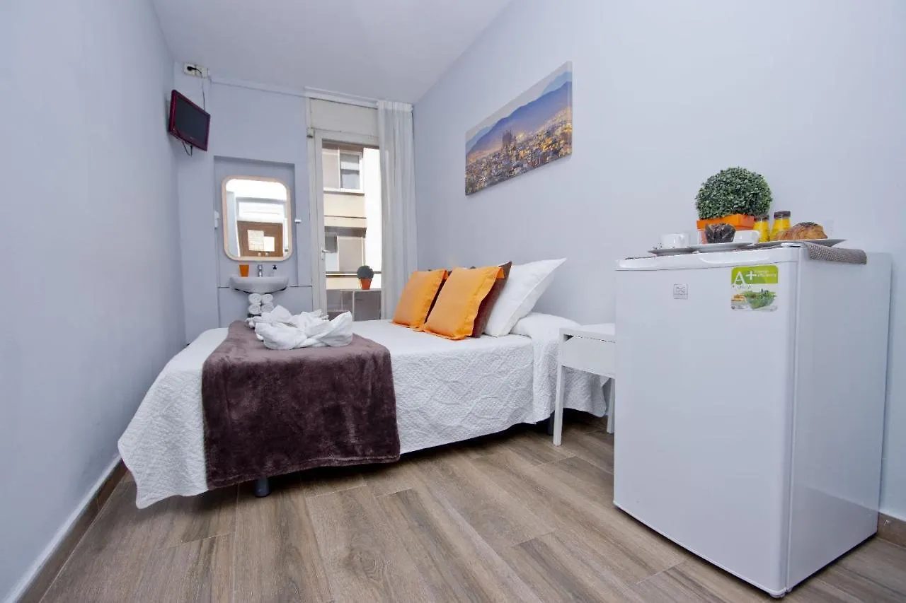Barcelona City Seven בית הארחה